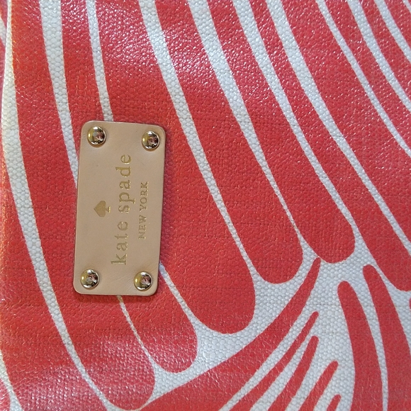 $$❤️❤️☘️ 2piece set Kate Spade tropical tote & wallet. - Picture 4 of 10